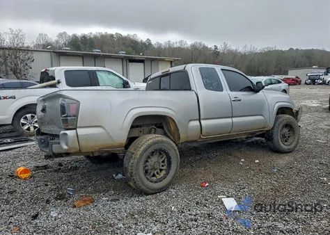 2016 Toyota Tacoma Access Cab z USA, uszkodzony, nr VIN 5TFSX5EN8GX040494